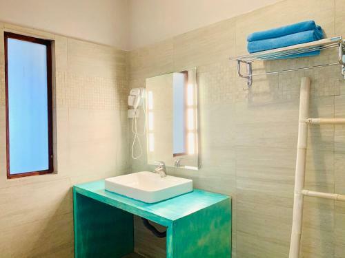 Hotel Thaprobane Beach House