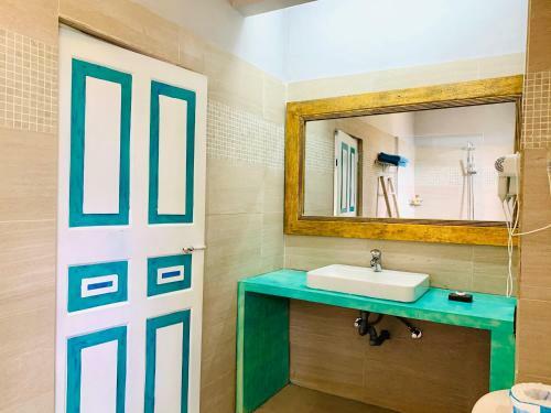 Hotel Thaprobane Beach House
