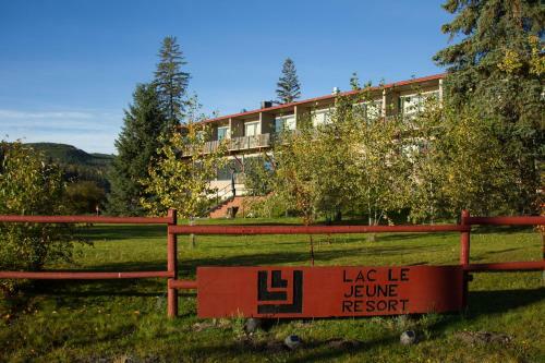 Hotel Lac Le Jeune Resort & Nature Centre