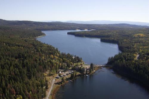 Hotel Lac Le Jeune Resort & Nature Centre