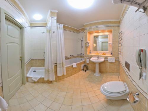 Hotel Alleya Grand