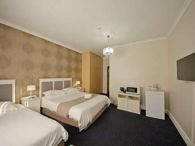 The Russel Hotel
