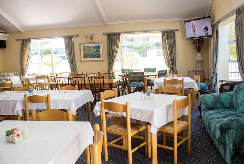 The Russel Hotel