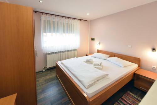 Apartments & Accommodation Stojic
