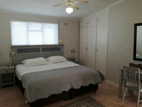 Hostal Livesey Lodge Guest House