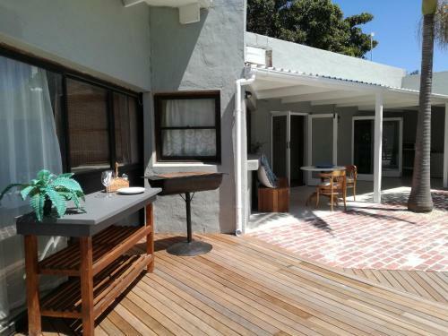 Hostal Livesey Lodge Guest House