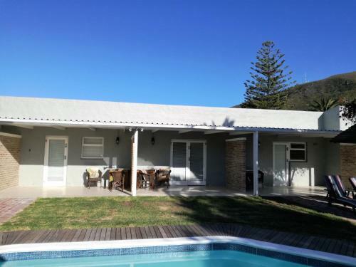 Hostal Livesey Lodge Guest House