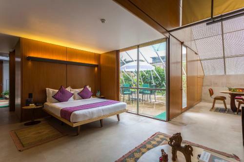 Mana Hotels