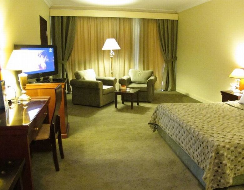 Grand Pyramids Hotel