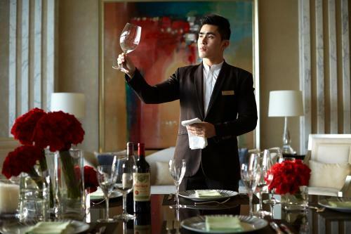 Hotel Solaire Resort & Casino