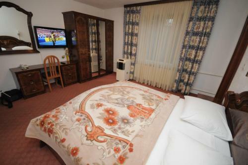 Golden Card Motel