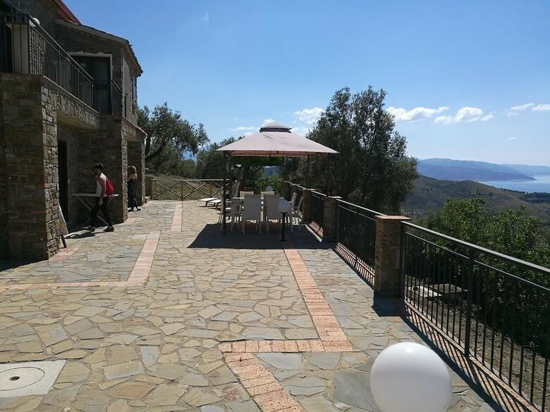 Hostal La Torretta Di Pollica
