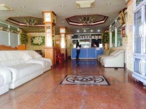 Nakhonesack Hotel 3
