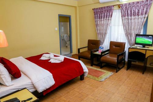 Hotel Silver Oaks Inn