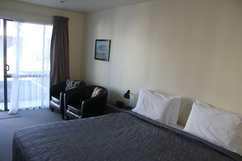 Phoenix Motor Inn