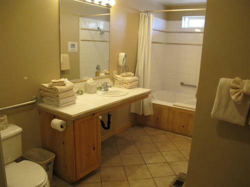 Hotel Convict Lake Resort