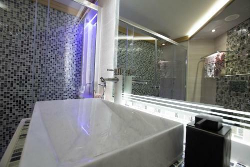 Camelot Hotel