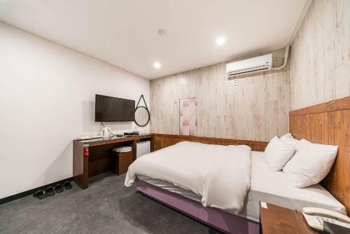 Motel Line Hotel