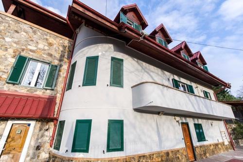 9 Suites Aparthotel
