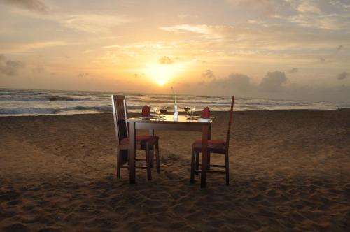 Hotel Laya Beach