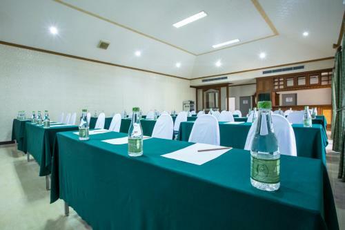 Juntra Resort & Hotel