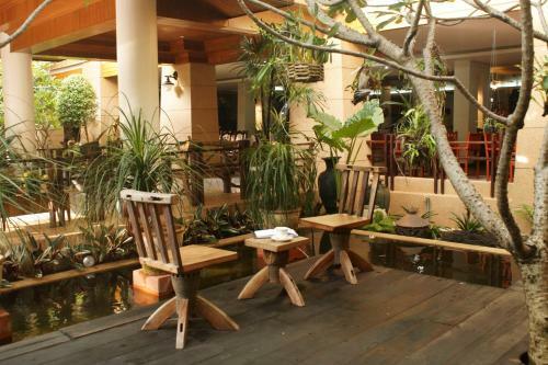 Juntra Resort & Hotel