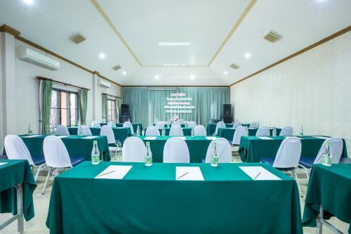 Juntra Resort & Hotel