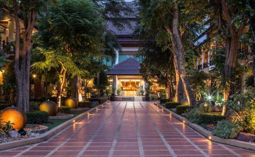 Juntra Resort & Hotel