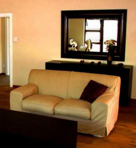Hostal Ninety9 On Villiers Guest House