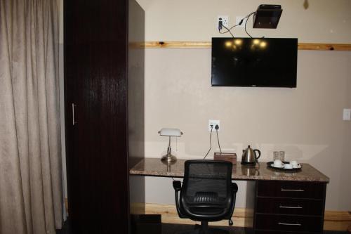 Halfway House Hotel