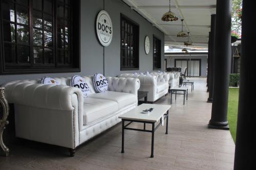 Halfway House Hotel