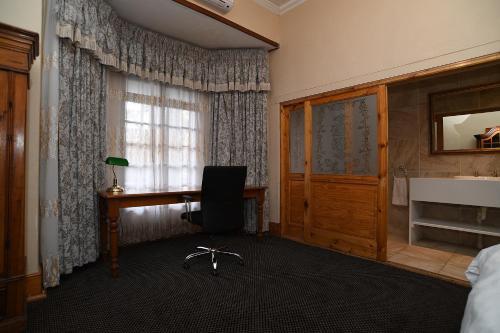 Halfway House Hotel