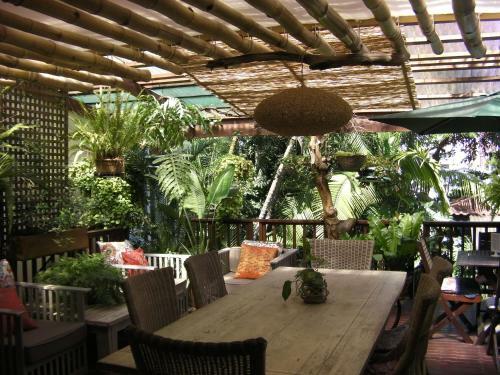 Hostal Mythai Guesthouse