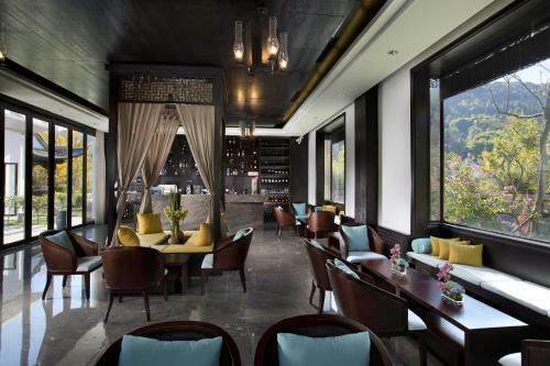 Tengchong Hotel Hotspring Village