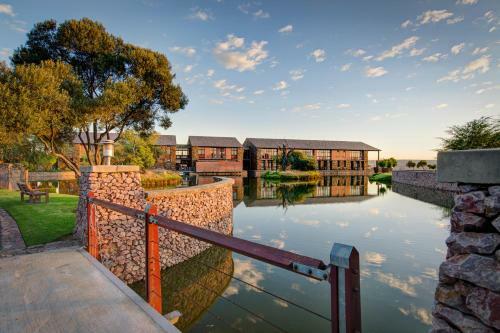 Lodge Tintswalo Waterfall