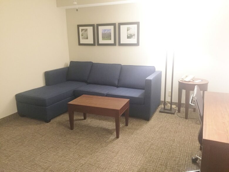 Hotel Comfort Inn And Suites - Airport