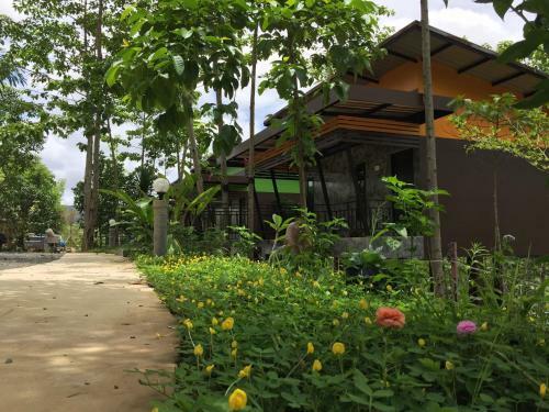 Hotel Baan Rai Phufah Resort Chiangrai