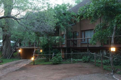 Zenzele River Lodge