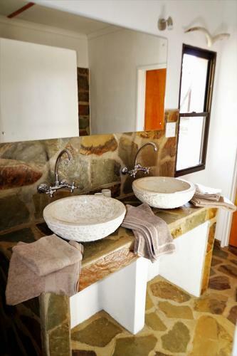 Eagle Rock Guest-farm And Business Lodge