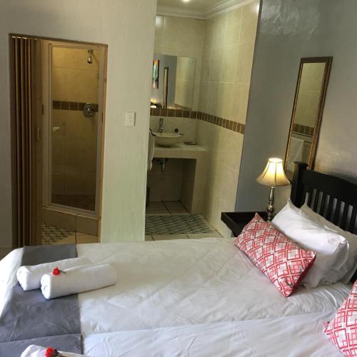 Hostal 3 Liebeloft Guest House