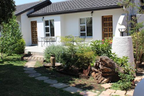 Hostal 3 Liebeloft Guest House