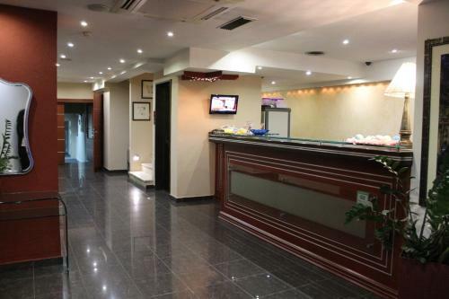 Carol Hotel