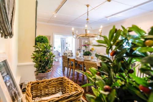 Hostal No.10 Caledon Street Guest House