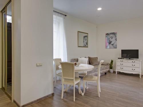 Center City Apartments - Heart Old Town