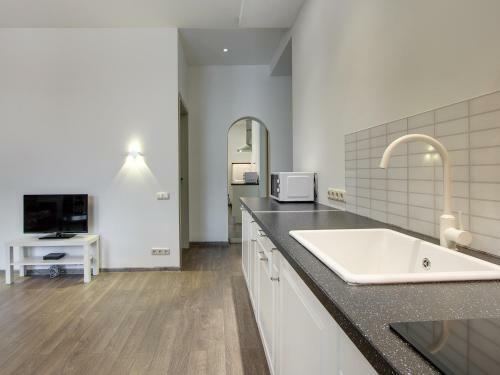 Center City Apartments - Heart Old Town