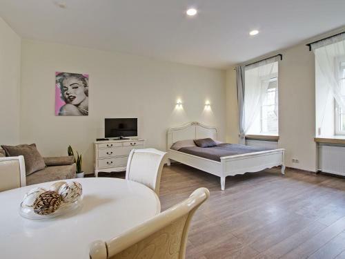 Center City Apartments - Heart Old Town