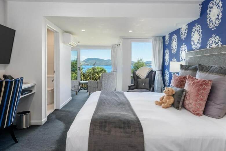 Black Swan Lakeside Boutique Hotel