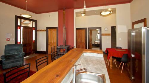 Hostal Station Lodge