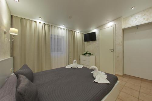 Fort R Hotel