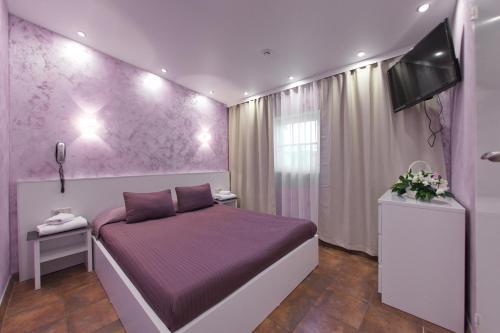 Fort R Hotel